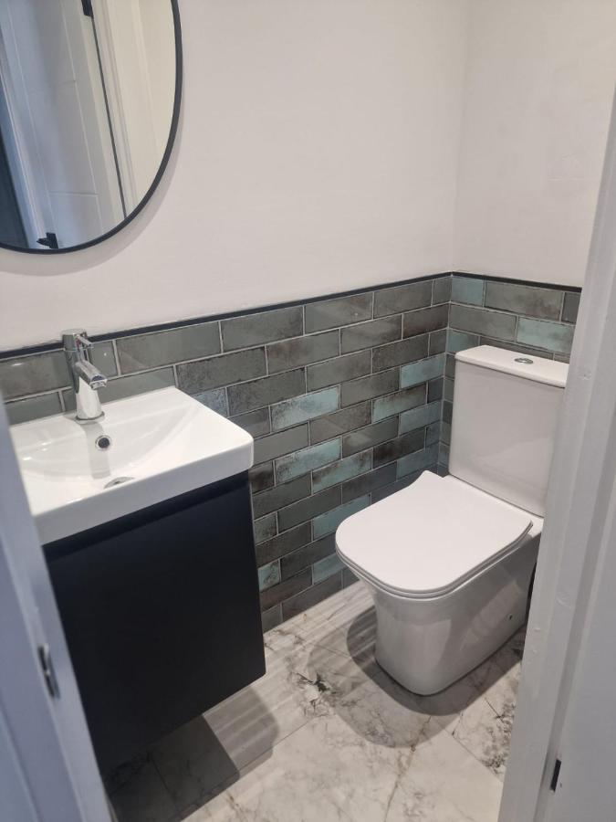 Collier'S Wood En-Suite Apartments London Exterior foto